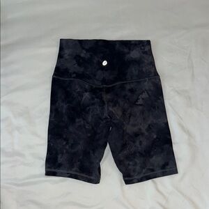 Lululemon Gray & Black Tie-Dye Biker Shorts
